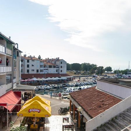 Studio Apartman Irma Cervar Porec Bagian luar foto