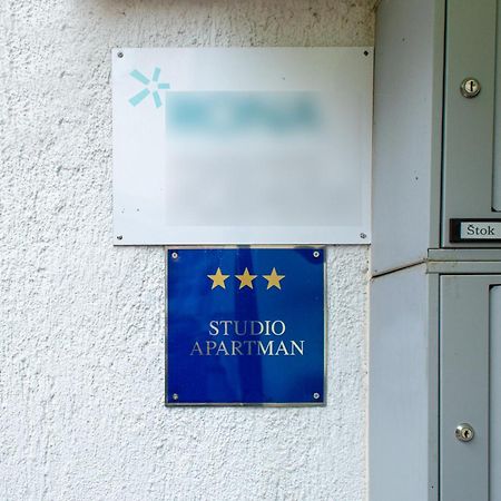 Studio Apartman Irma Cervar Porec Bagian luar foto
