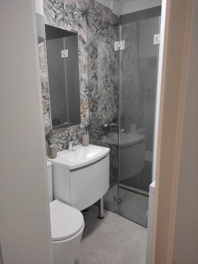Studio Apartman Irma Cervar Porec Bagian luar foto