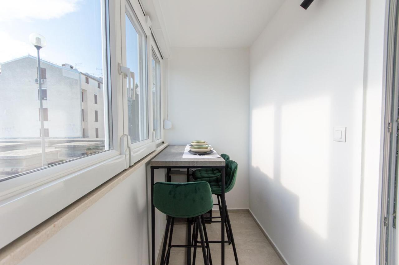 Studio Apartman Irma Cervar Porec Bagian luar foto