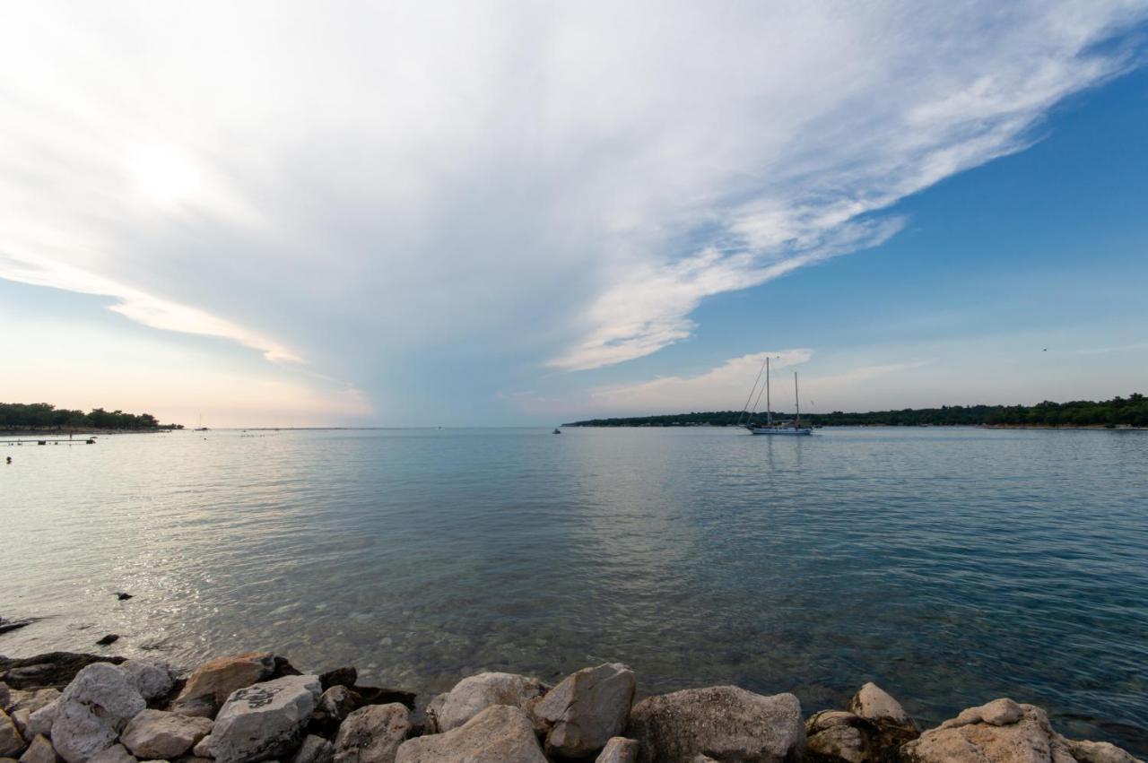 Studio Apartman Irma Cervar Porec Bagian luar foto